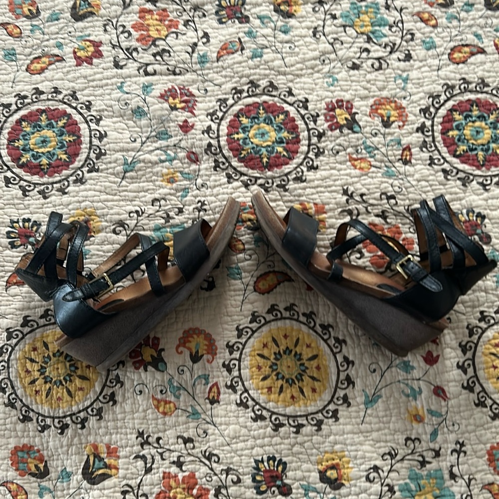 Miz Mooz strappy sandal, black size 9